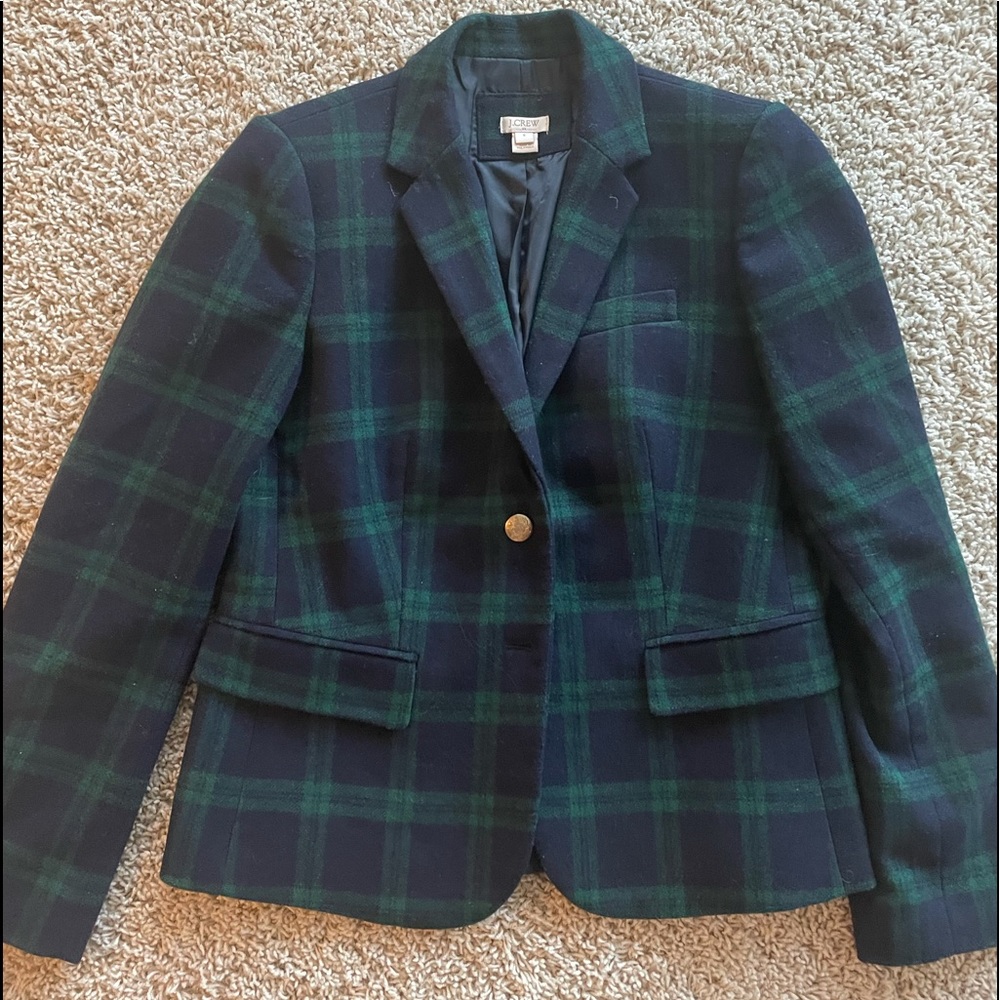 J crew blazer size 6. great condition. Barely anything ever worn.
